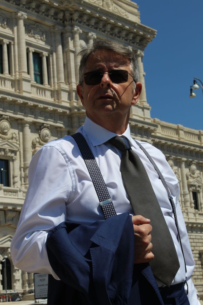 b12b5779-eacc-43aa-bb1d-97db0d3dd03a